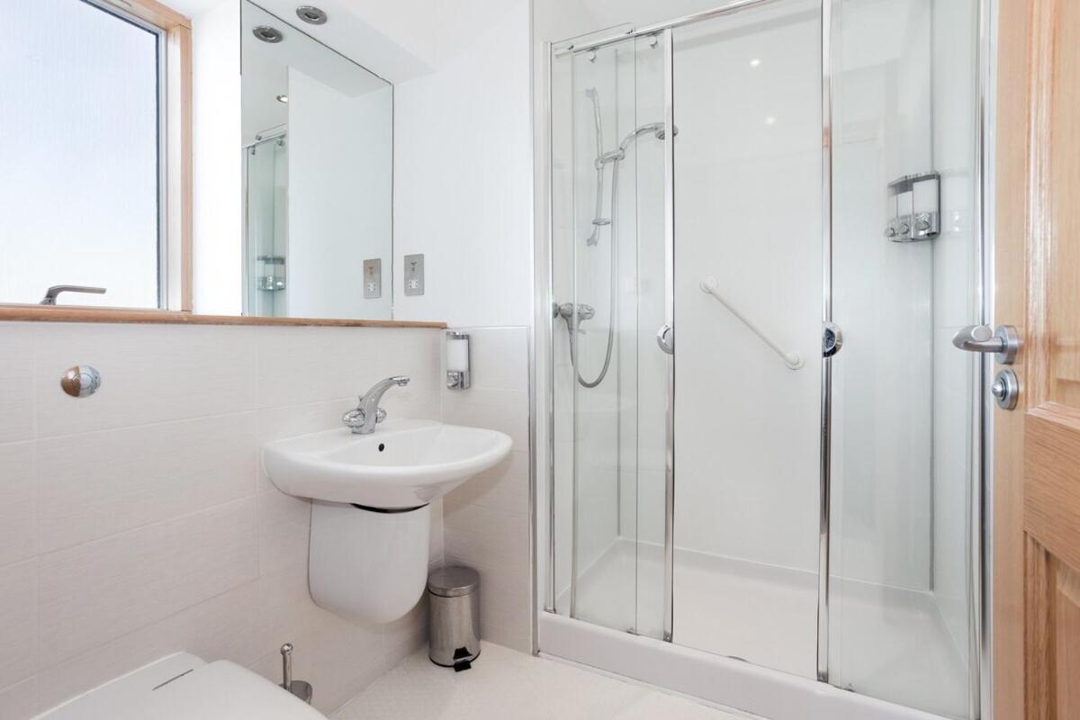 Executive 3 Bed Apartment Aberdeen Esterno foto