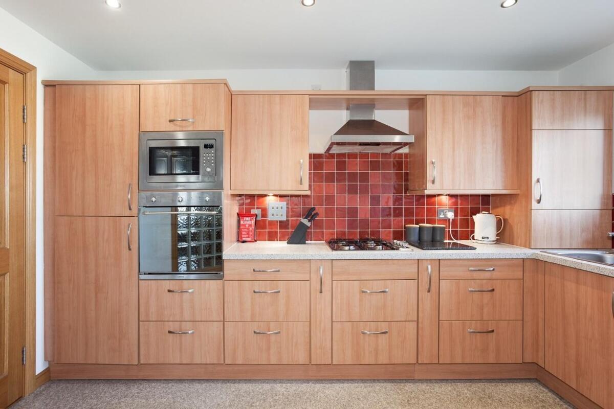 Executive 3 Bed Apartment Aberdeen Esterno foto